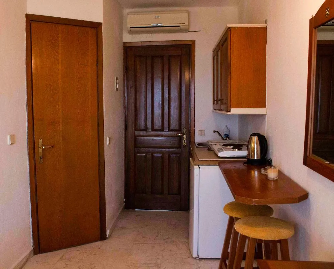 Zephyros Lejlighedshotel Polychrono 2*,