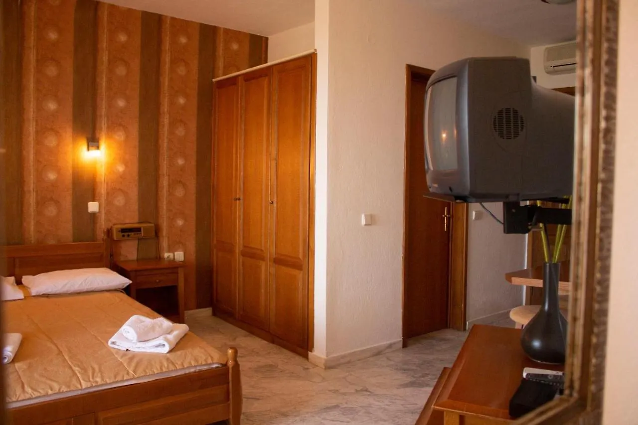 Zephyros Lejlighedshotel Polychrono 2*,